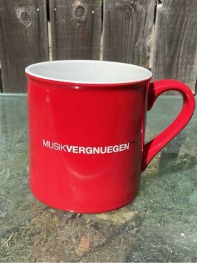 RARE MusikVergnuegen Red Porcelain Coffee Mug Advertising Collectible